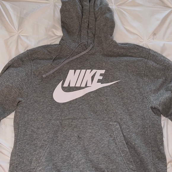 Nike Jackets & Blazers - Nike sweatshirt